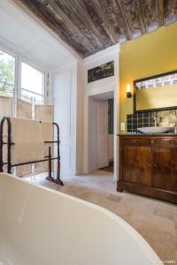 Château De Maillat - How To Book Your Stay