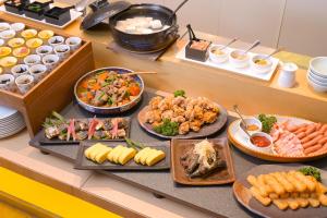 Chigusa Hotel - Location and Attractions