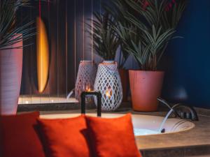 Chouchou Hotel - About Staying Here