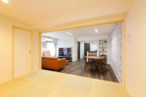 Condominium HARU Naha Prefectural Office Front 202 - Location and Distance