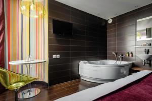 Courcelles Etoile - Safety and Security