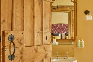 Crown and Anchor - Dining and Culinary Offerings