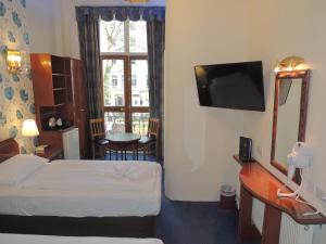 Dolphin Hotel - Room Types and Booking