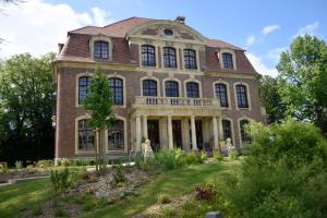 DOMITYS - The Castle of the Pill - Location Highlights