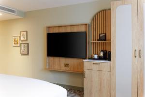 DoubleTree by Hilton Bristol North - Facilities and Amenities