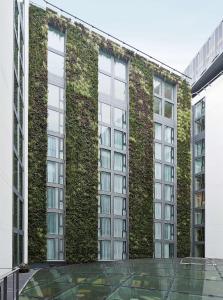 DoubleTree by Hilton Hotel London - Tower of London - Policies and Accessibility