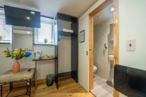 Driftwood Rooms - Check-in and Check-out