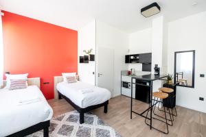 ECLA Paris Massy Palaiseau - About Staying Here
