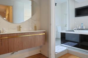 Erawan Boutique Hotel - Location and Accessibility