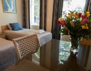 Euro Hotel - Dining and Breakfast Options