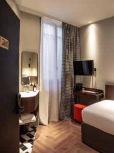 Flanelles Hotel Paris - About Staying Here