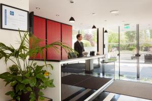 Forest Hill Hotel Meudon Velizy - Location and Accessibility