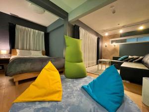Glass Shiseikan - Facilities and Services