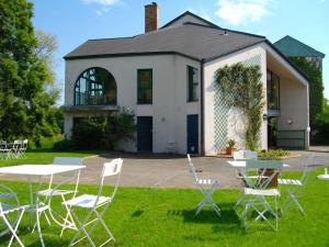 Golf Hotel Colvert - Room Service Available - Guest Experience and Staff