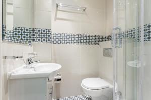 Gower Hotel - Location and Nearby Attractions