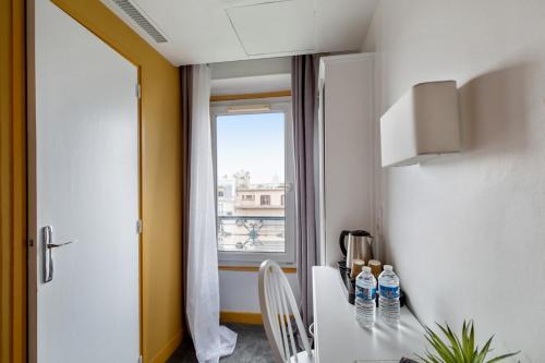 Grand Hotel Des Gobelins - How To Book Your Stay