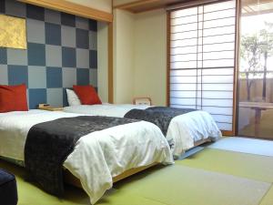 Hanayuzuki - Booking Information