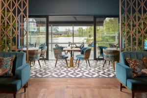 Hilton Birmingham Metropole Hotel - Location and Accessibility