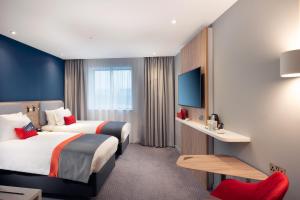 Holiday Inn Express - London Heathrow T4, an IHG Hotel - Transportation Services