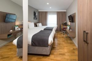 Holiday Inn London West, an IHG Hotel - Popular Amenities