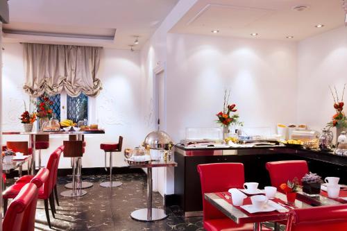 Hotel Ares Eiffel - How To Book Your Stay