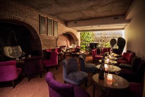 HOTEL C SUITES Spacious Rooms - Guest Experiences