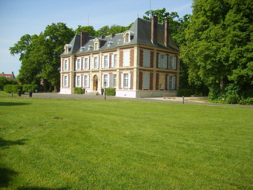 Hotel Château De L'Hermitage - Policies and Services