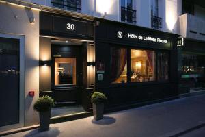 Hotel De La Motte Picquet - Check-in and Check-out