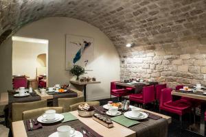 Hotel De La Place Du Louvre - Spirit of France - Facilities and Amenities