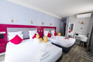 HOTEL DE PARIS MONTPARNASSE - Nearby Attractions and Activities