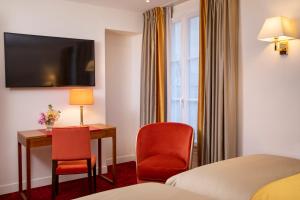 Hotel De Suede Saint Germain - Dining Options and Breakfast