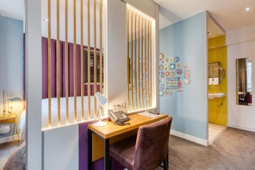 Hotel Du Jeu De Paume - Location and Accessibility