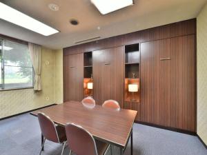 Hotel Kangetsuso - Dining and Beverage Options