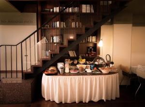 Hotel Latin Quarter - Delightful Continental Breakfast Experience