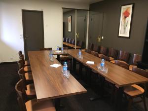 Hotel Le Cardinal Rueil Centre - How To Book Your Stay
