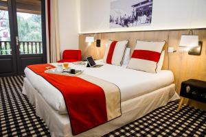 Hotel Mir - Amenities and Services