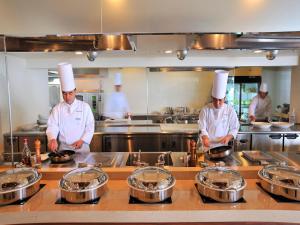 HOTEL MOON BEACH MUSEUM RESORT - Luxurious Room Accommodations