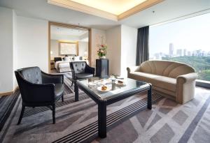 Hotel New Otani Tokyo The Main - Room Features and Comforts