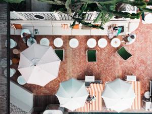 Hotel of the Fleas - Dining Options and Breakfast