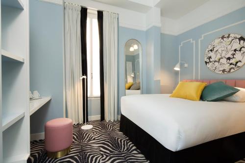 Hotel Pastel Paris - Payment Methods and Charges