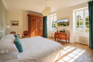 Hotel Restaurant De La Poste & Du Lion Dor - Pricing and Packages