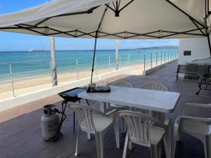 Hotel & Restaurant On the Beach Lue - Dining Options
