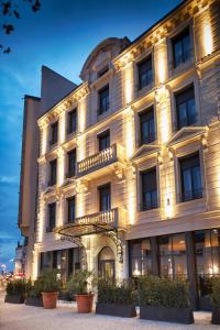 Hotel Victoria - Nearby Attractions