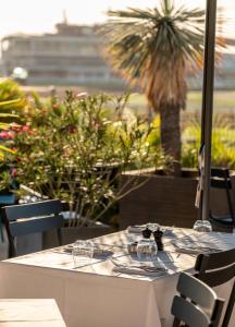 Hotel Villa Massalia - Dining Experience at the Hotel