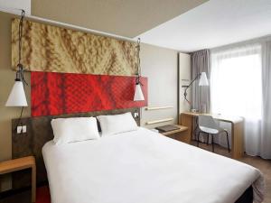 Ibis Marne La Vallée Champs-sur-Marne - Guest Policies and Amenities