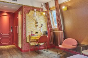 Idol Hotel - How To Book Your Stay