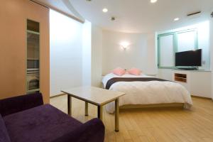 Jin'na 13 - Staff Professionalism