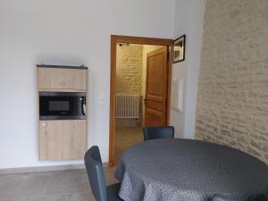 Junior Suite Triple PMR Residential With Kitchen at the Manoir De Mathan in Crépon, 5 Minutes From Arromanches and 10 Minutes From Bayeux - Guest Reviews and Experiences