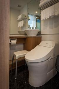 Kariyushi LCH. Resort - Transportation and Accessibility