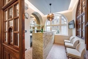 Kings Cross Express Inn - Booking Policies